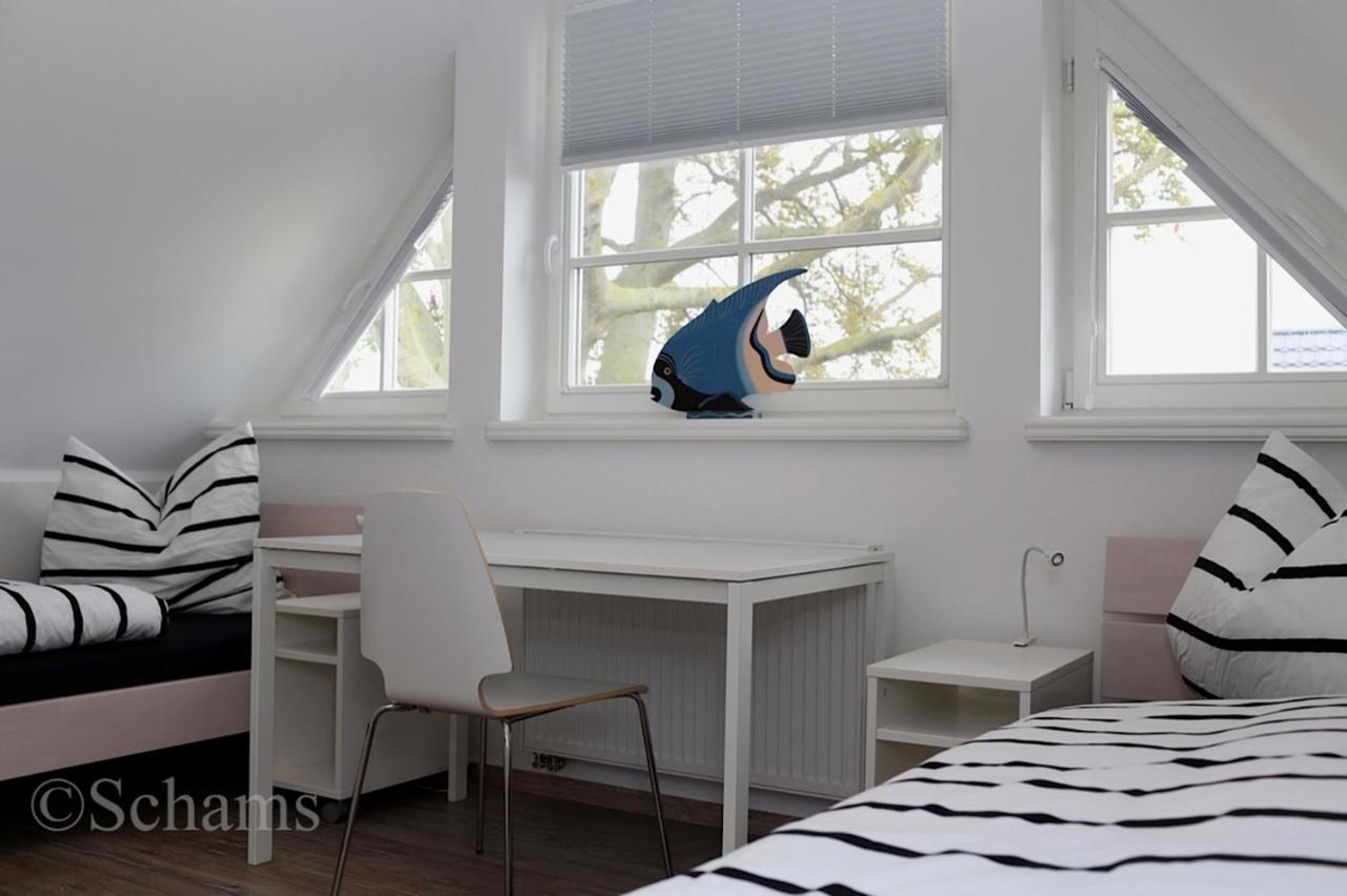 Ostseelagune Zingst, Exklusive Dhh, Strandnah, Sauna, Kamin, 3 Sz, 2 Baeder, Glasfaser, Haustierfrei, Garten Mit Suedterrasse, E-Ladesaeule, 2 Stellplaetze, Strandkorb, Fahrradschuppen, Waschmaschine, Trockner, Nichtraucher Zewnętrze zdjęcie