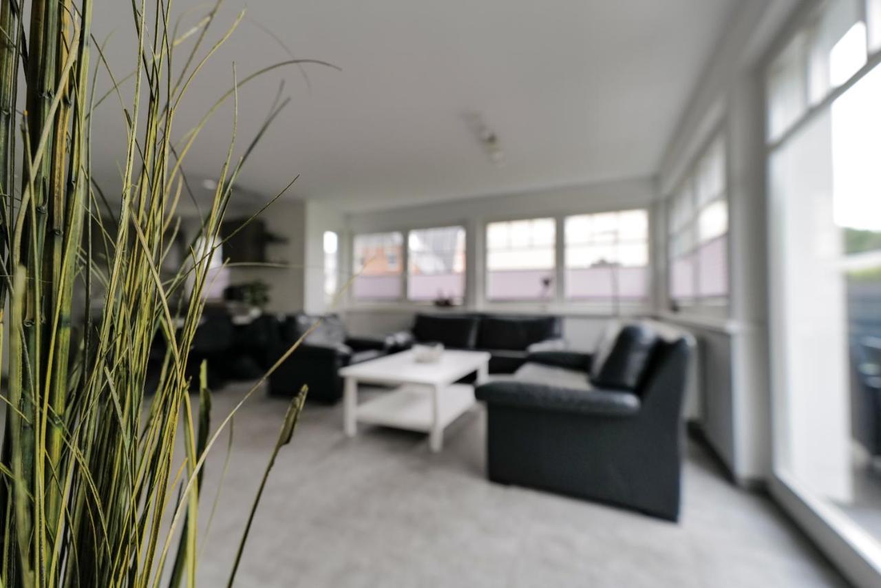 Ostseelagune Zingst, Exklusive Dhh, Strandnah, Sauna, Kamin, 3 Sz, 2 Baeder, Glasfaser, Haustierfrei, Garten Mit Suedterrasse, E-Ladesaeule, 2 Stellplaetze, Strandkorb, Fahrradschuppen, Waschmaschine, Trockner, Nichtraucher Zewnętrze zdjęcie