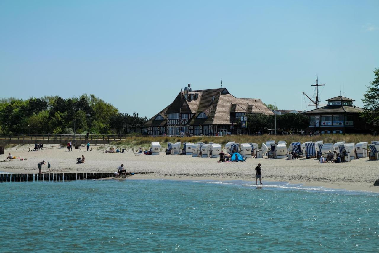 Ostseelagune Zingst, Exklusive Dhh, Strandnah, Sauna, Kamin, 3 Sz, 2 Baeder, Glasfaser, Haustierfrei, Garten Mit Suedterrasse, E-Ladesaeule, 2 Stellplaetze, Strandkorb, Fahrradschuppen, Waschmaschine, Trockner, Nichtraucher Zewnętrze zdjęcie