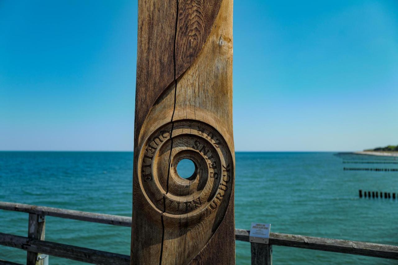 Ostseelagune Zingst, Exklusive Dhh, Strandnah, Sauna, Kamin, 3 Sz, 2 Baeder, Glasfaser, Haustierfrei, Garten Mit Suedterrasse, E-Ladesaeule, 2 Stellplaetze, Strandkorb, Fahrradschuppen, Waschmaschine, Trockner, Nichtraucher Zewnętrze zdjęcie