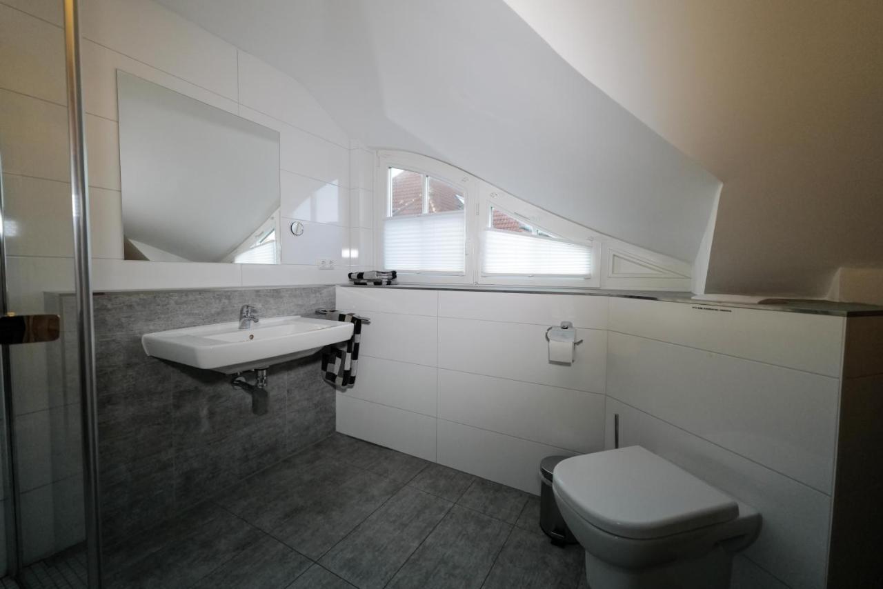 Ostseelagune Zingst, Exklusive Dhh, Strandnah, Sauna, Kamin, 3 Sz, 2 Baeder, Glasfaser, Haustierfrei, Garten Mit Suedterrasse, E-Ladesaeule, 2 Stellplaetze, Strandkorb, Fahrradschuppen, Waschmaschine, Trockner, Nichtraucher Zewnętrze zdjęcie